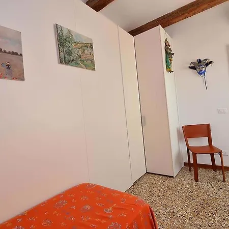 Arriving By Train, 4pax, Aircond, Wifi * Venise