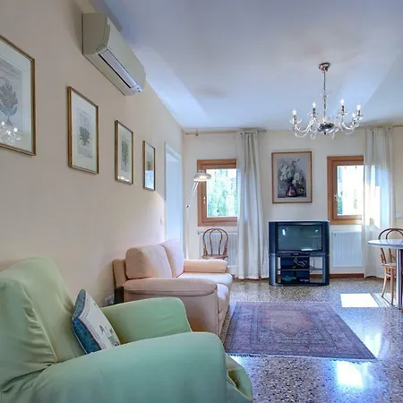 Arriving By Train, 4pax, Aircond, Wifi Appartement *