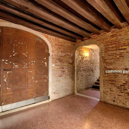 Appartement Arriving By Train, 4pax, Aircond, Wifi *