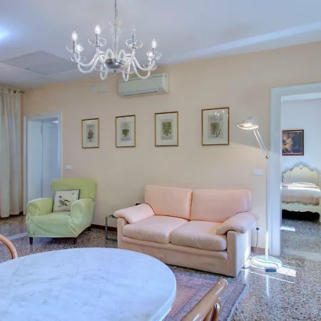 Appartement Arriving By Train, 4pax, Aircond, Wifi Venise