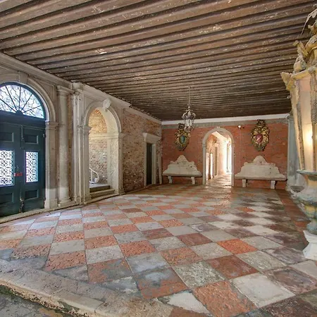 Arriving By Train, 4pax, Aircond, Wifi Appartement